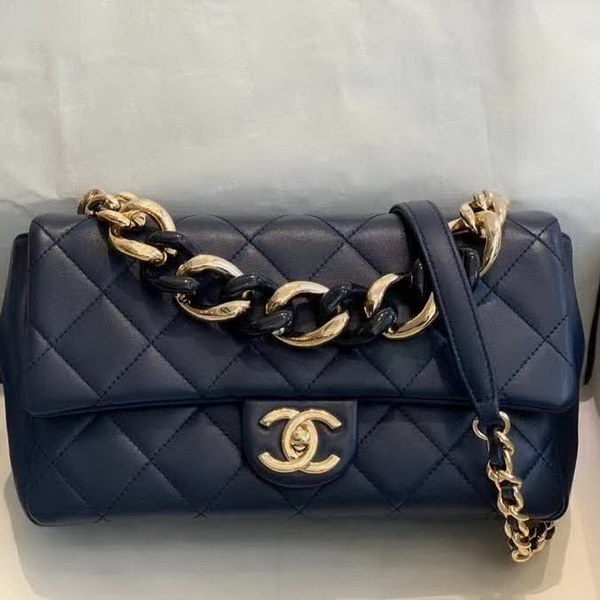 【原版皮】香奈儿/Chanel 亚克力手拎包,采用柔软细腻的进口小羊皮,经典菱格走线,单肩斜挎多用包,小香一直秉承简洁风格,低调奢华,也着实百搭,大号实用,小号俏皮:AS1354
