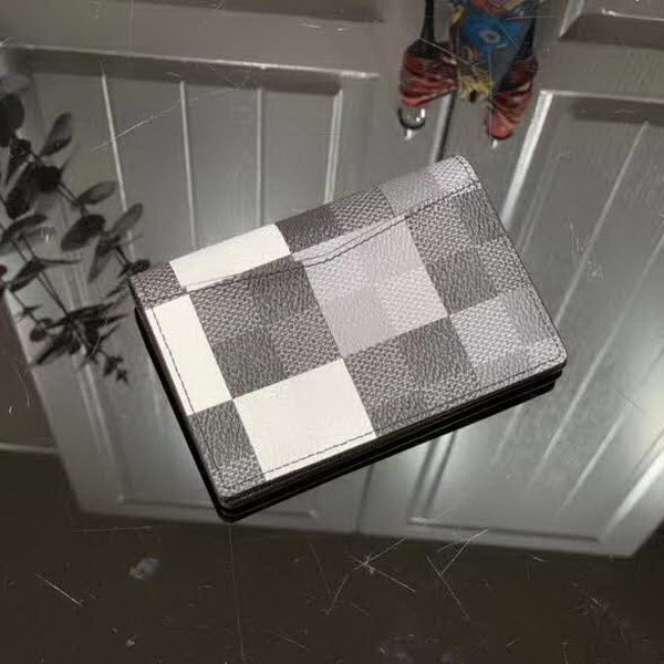 【原版皮】路易威登/LV 大格口袋钱夹,由Damier Graphite Pixel涂层帆布制成,以像素形式演绎经典Damier棋盘格图案,凸显未来感,集各种口袋与信用卡槽于一身,小巧又实用的多功能,款号:N63144
