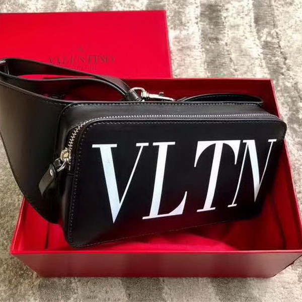 【原版皮】华伦天奴/Valentino 腰包,采用进口南非皮精心裁制而成,涂鸦大logo,简易设计,容量大,男生女生都可以用哦,款号:0056