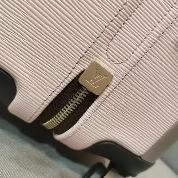 路易威登/LV 旅行箱,釆用经典水波纹系列,变色皮,铝制宽拉杆时尚大气,独特设计理念,时尚潮流,众多明星同款