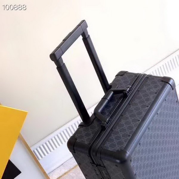 古驰/Gucci 旅行箱,釆用先进聚碳纤维工艺,高档大气的LOGO,独特设计理念,趣味横生,时尚潮流,复古风格与完美工艺,二者结合