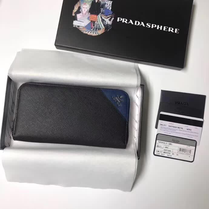 【原版皮】普拉达/Prada 拉链钱夹,选用十字纹小牛皮裁制而成,边角点缀三角散字徽标,经典之作,简单时尚,款号:2ML317