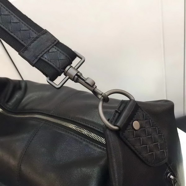 【原版皮】宝缇嘉/BV 男士肩背包,采用南韩软皮,柔软的hobo包造型贴合身形,半部分以手工编织制作,肩背或斜挎方式舒适携带,款号:80188805