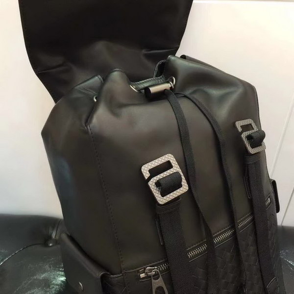 【原版皮】宝缇嘉/BV Sassolungo双肩包,结构坚固,融合全新Intrecciato Microdots工艺,呈现移动像素效果,饱含精致意味,造型质地轻盈,空间充裕,款号:80187608