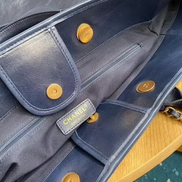 【原版皮】香奈儿/Chanel 购物袋 ,采用进口油腊牛皮,配顶级精美古铜金五金,非常高档新颖独特,休闲又时尚、又会掀起一股热潮,五金 ogo镶珍珠,款号:AS8375