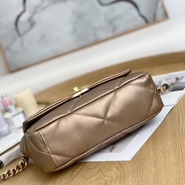 【原版皮】香奈儿/Chanel 19 Bag系列口盖包,采用轻盈绵柔质感山羊皮结合大菱格设计元素,链条拼接古金,古银,亮银,款号:AS1160
