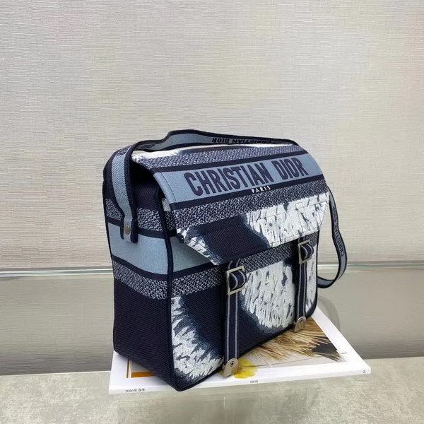 【原版皮】迪奥/Dior Camp邮差包,帆布面料舒适随意,最完美的一点是它除了斜挎外还能当背包,慵懒,复古风格,款号:M1271