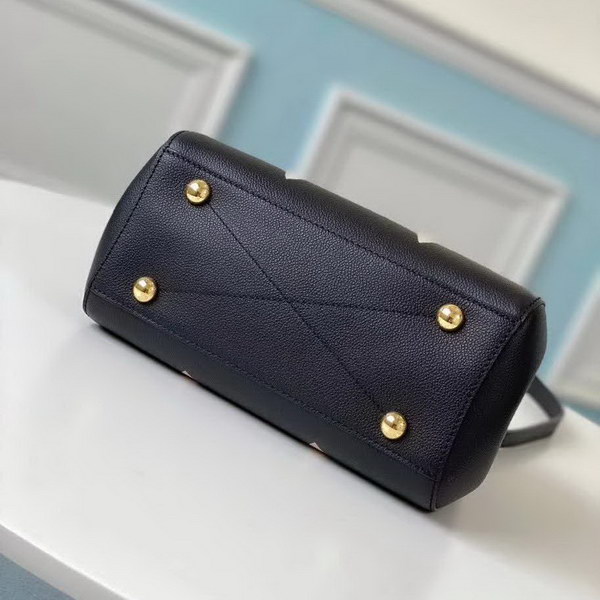 【原版皮】路易威登/LV Montaigne BB手袋,将Monogram图案先印染后压印于粒面皮革,与挺括线条相辅相成,有立体感的造型与精巧的内部设计,款号:M41053