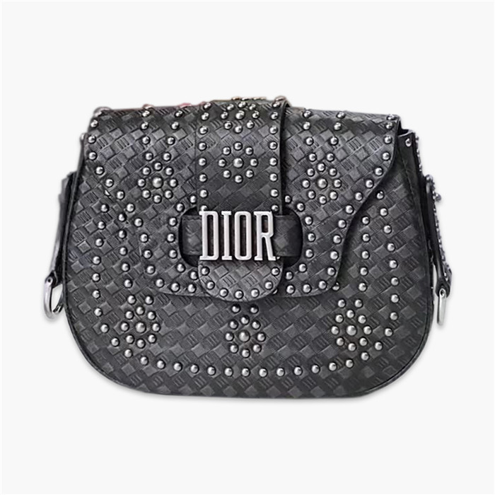 【原版皮】迪奥/Dior 肩背包,选用编织纹小牛皮裁制而成,缀以铆钉设计,搭配宽肩带更有特色,真的特别好看,款号:M6501
