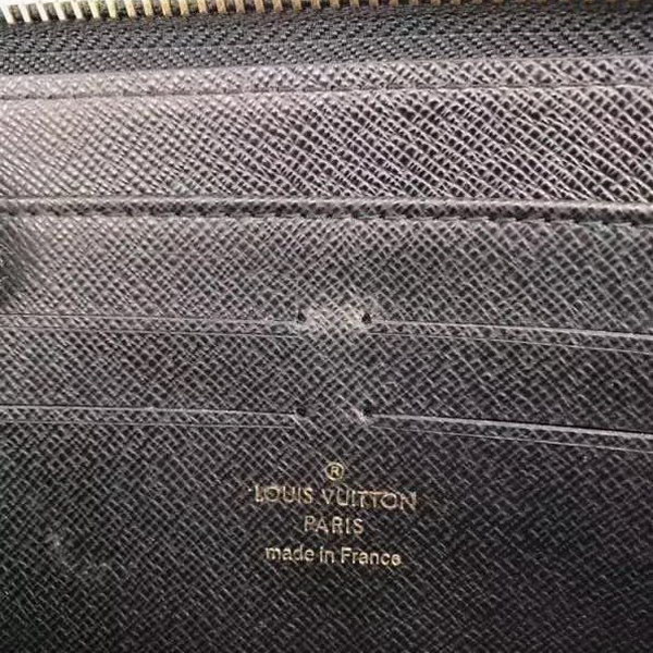 【原版皮】路易威登/LV 拉链钱夹,取材Monogram帆布,借鉴山本宽斋的艺术特色,缤纷展现歌舞伎,脸谱元素,出心裁的戏剧设计风格,款号:M67258